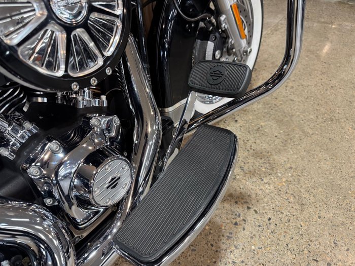2013 Harley-davidson FLHR ROAD KING Black