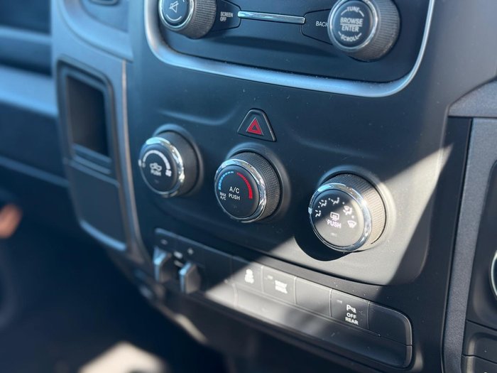 2021 RAM 1500 Express DS MY21 4X4 Dual Range Bright White