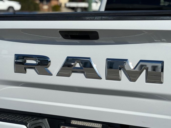 2021 RAM 1500 Express DS MY21 4X4 Dual Range Bright White