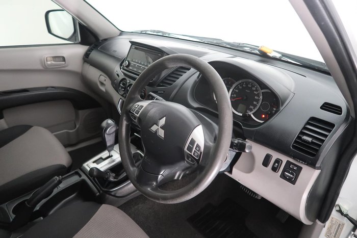 2014 Mitsubishi Triton GLX MN MY15 4X4 Dual Range White