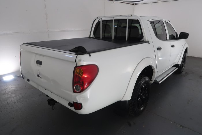 2014 Mitsubishi Triton GLX MN MY15 4X4 Dual Range White