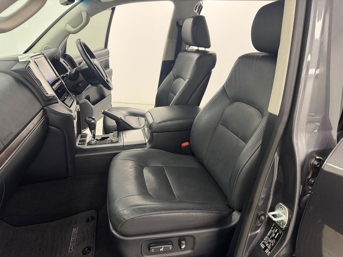 2021 Toyota Landcruiser VX VDJ200R 4X4 Dual Range Graphite