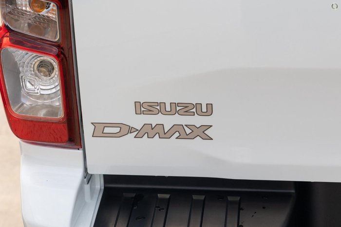 2025 Isuzu D-MAX SX MY24 4X4 Dual Range Mineral White