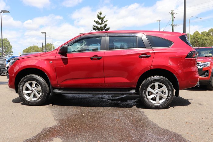 2025 Isuzu MU-X LS-M