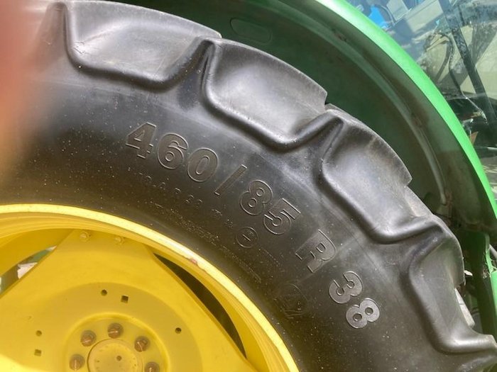  John Deere 6090Mc 