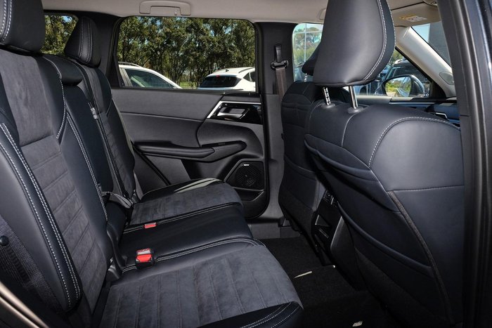 2025 Mitsubishi Outlander Aspire