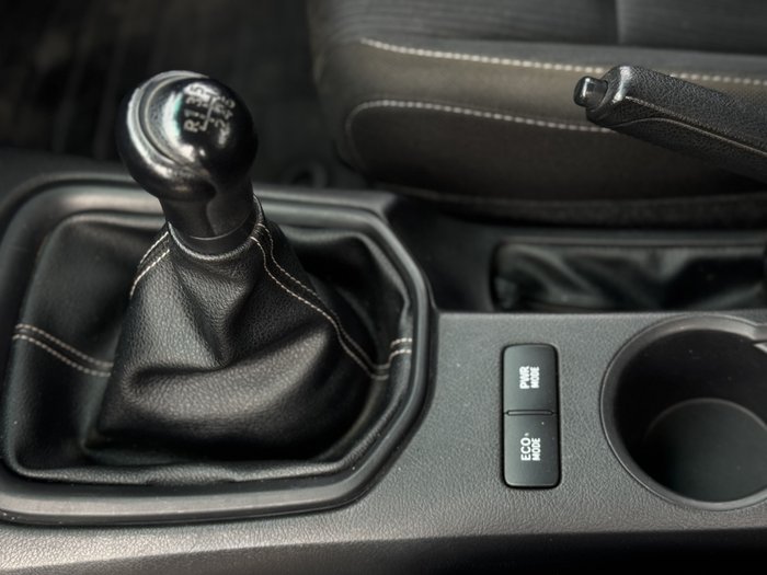 2019 Toyota Hilux SR