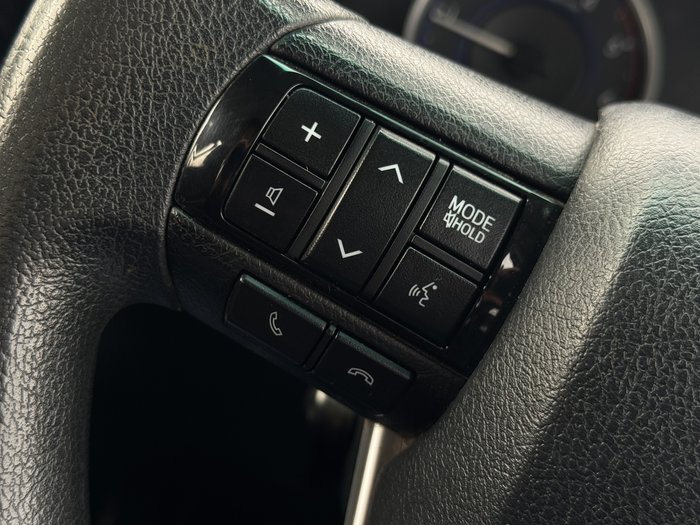 2019 Toyota Hilux SR