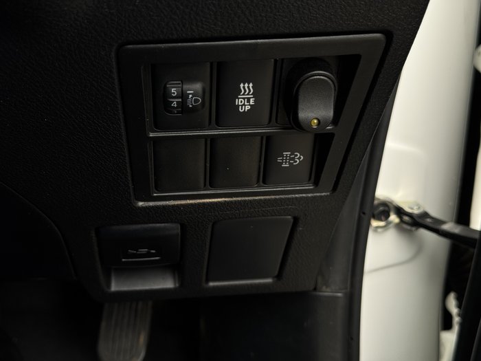 2019 Toyota Hilux SR