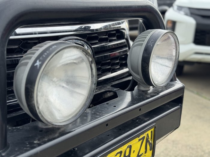 2019 Toyota Hilux SR