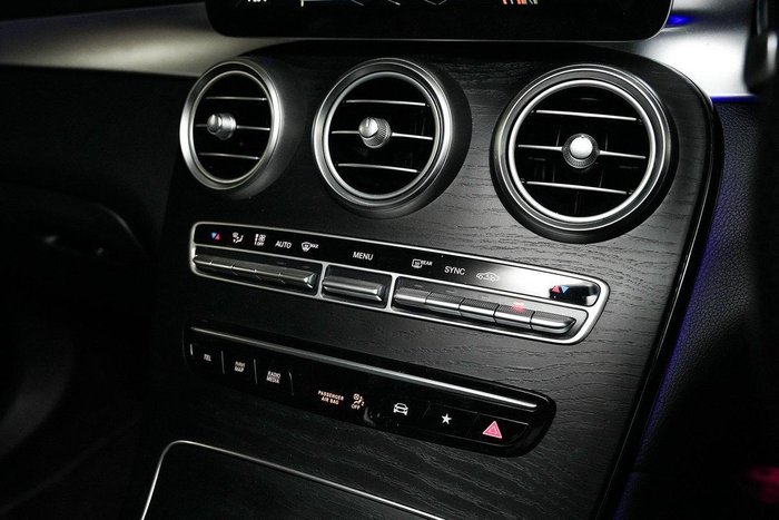 2020 Mercedes-Benz GLC-Class GLC300