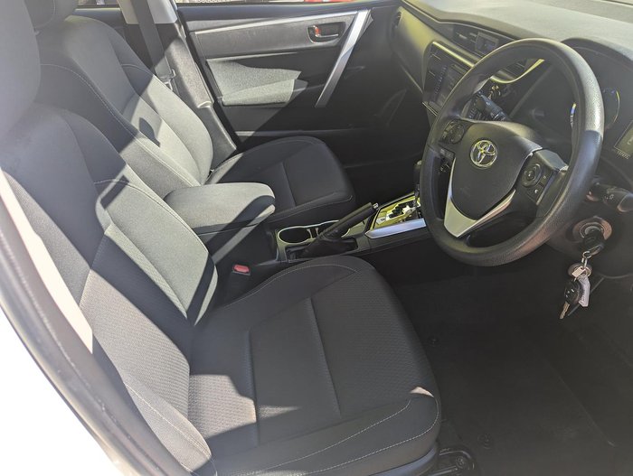 2017 Toyota Corolla Ascent ZRE172R Glacier White