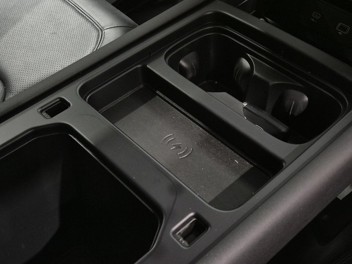 2024 Land Rover Defender 110 P400 S