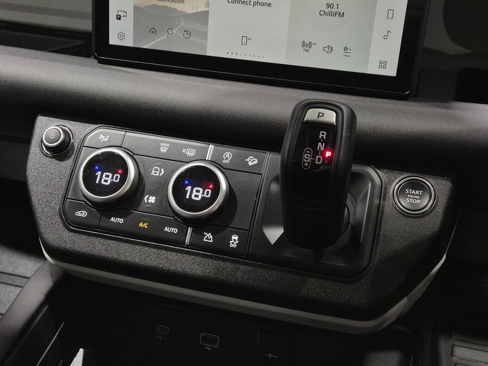 2024 Land Rover Defender 110 P400 S