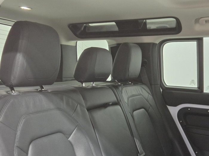 2024 Land Rover Defender 110 P400 S