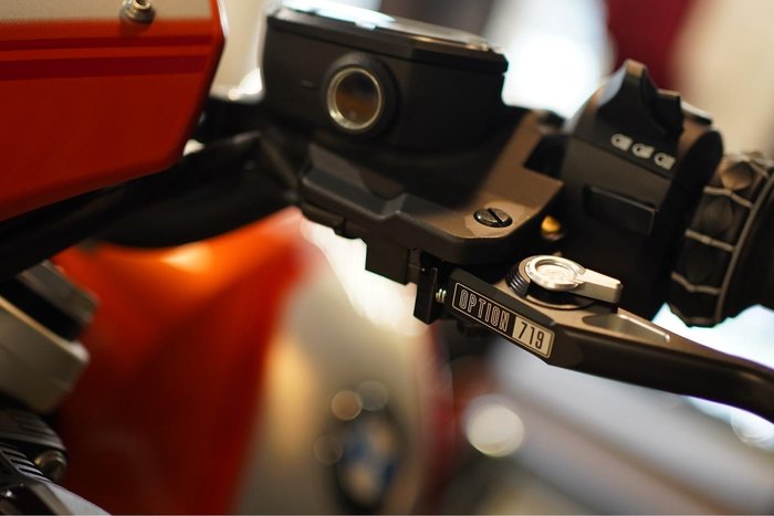 2025 BMW R 12 S R 12 Orange