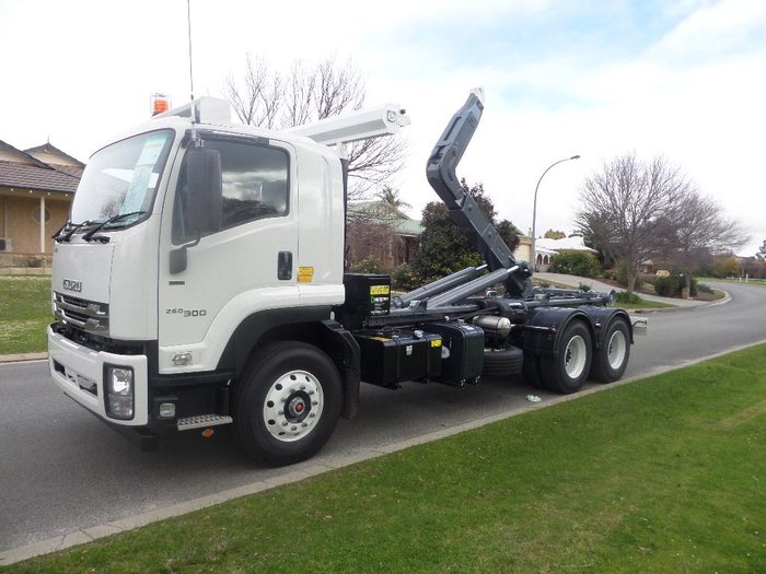 2025 Isuzu Fyh F SERIES White