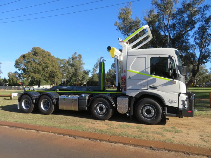 2025 Isuzu Fyh F SERIES White