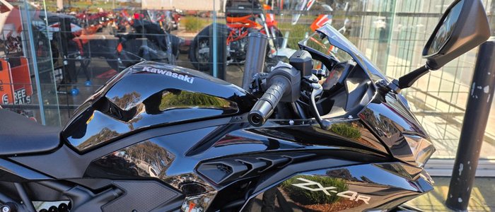 2025 Kawasaki NINJA 400 ZX-4R BLACK
