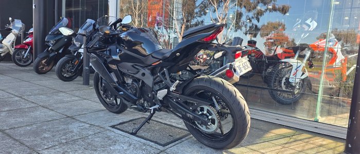 2025 Kawasaki NINJA 400 ZX-4R BLACK