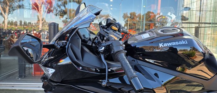 2025 Kawasaki NINJA 400 ZX-4R BLACK