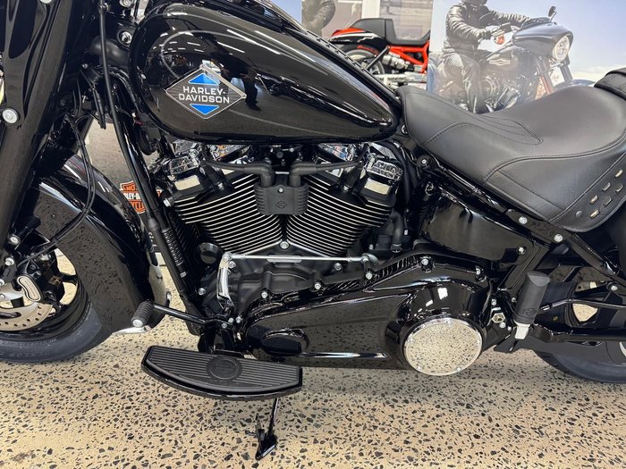 2025 Harley-Davidson Heritage Classic 117 (FLHC) Softail Black