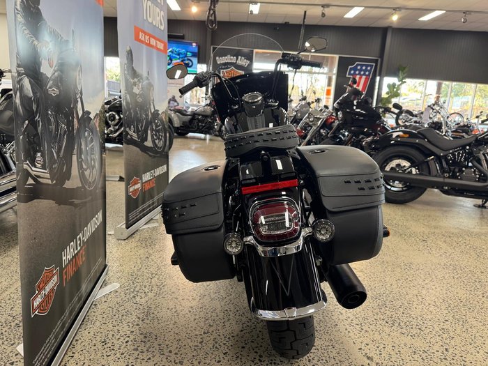 2025 Harley-Davidson Heritage Classic 117 (FLHC) Softail Black
