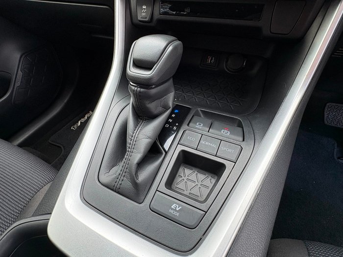 2024 Toyota RAV4 GX
