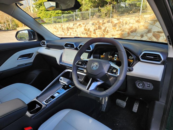 2025 MG ZS Essence Hybrid+