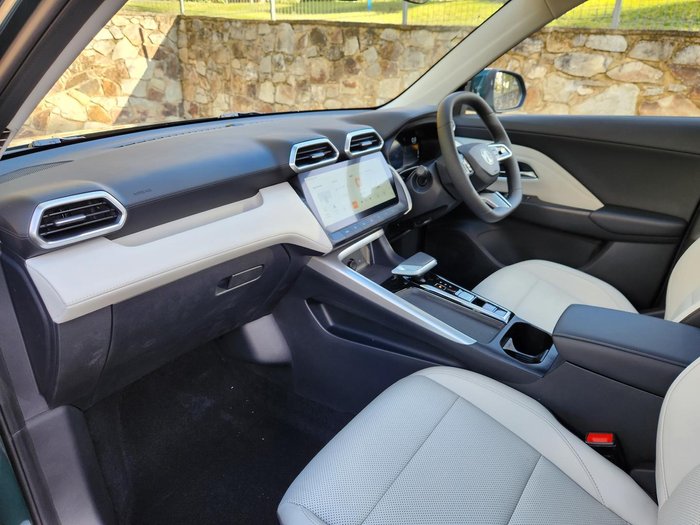 2025 MG ZS Essence Hybrid+