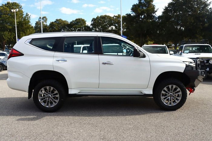 2021 Mitsubishi Pajero Sport GLX