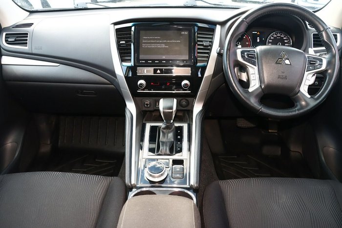 2021 Mitsubishi Pajero Sport GLX