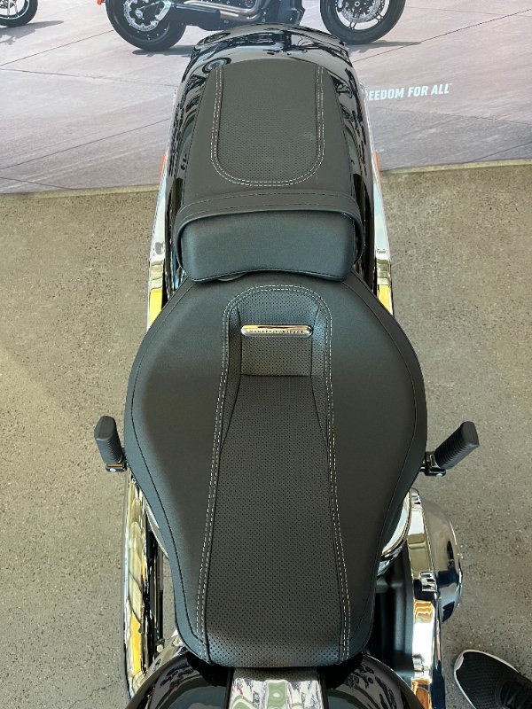 2025 Harley-davidson FXBR BREAKOUT (117) Vivid Black