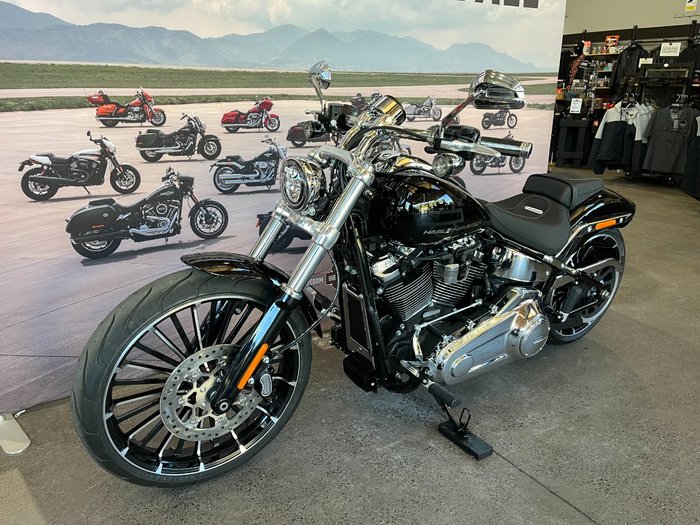2025 Harley-davidson FXBR BREAKOUT (117) Vivid Black
