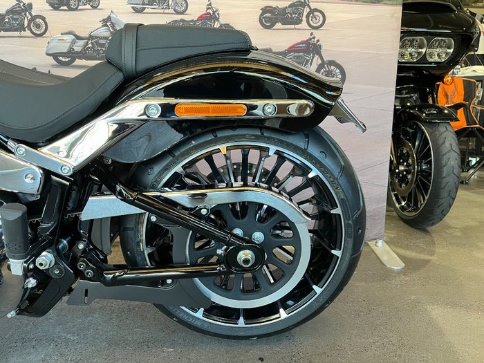 2025 Harley-davidson FXBR BREAKOUT (117) Vivid Black