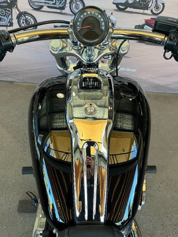 2025 Harley-davidson FXBR BREAKOUT (117) Vivid Black