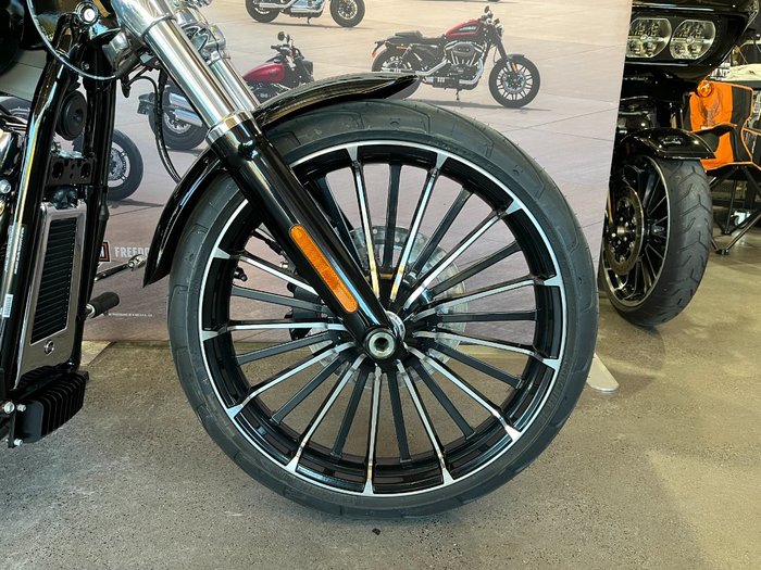 2025 Harley-davidson FXBR BREAKOUT (117) Vivid Black
