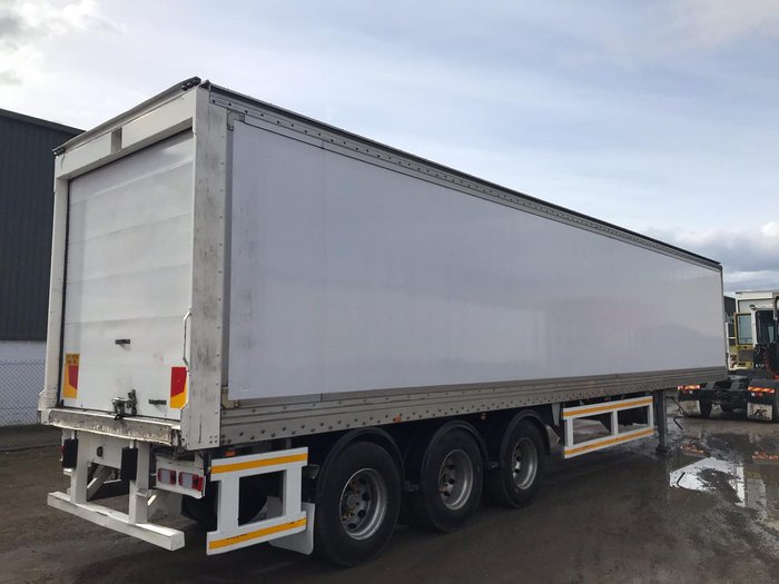 2008 Vawdrey 22P Freezer Van White