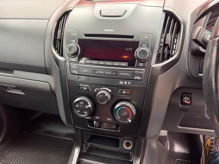2016 Isuzu D-MAX SX High Ride MY15.5 4x2 Splash White