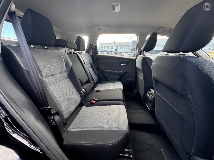 2025 Nissan X-TRAIL ST