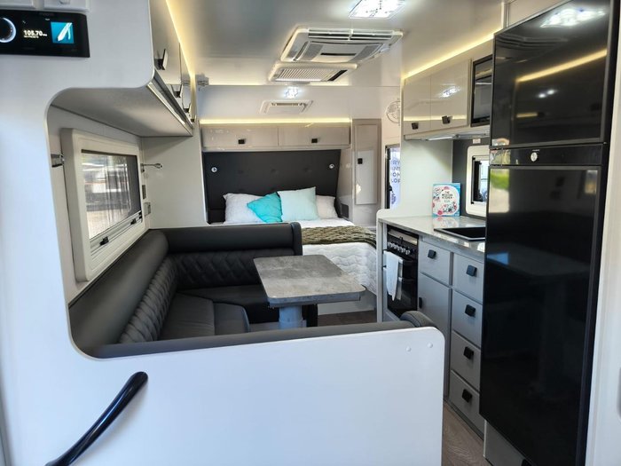 2025 JB Caravans Dirt Road Xtreme 20'8 Family Bunk