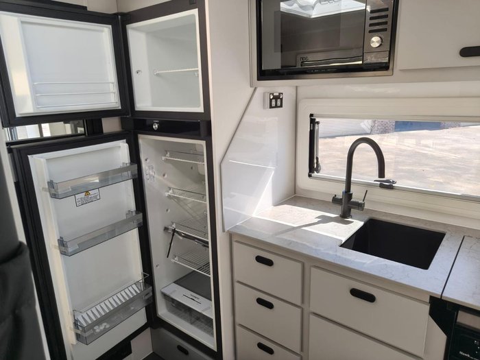 2025 JB Caravans Gator X 18' Family Bunk