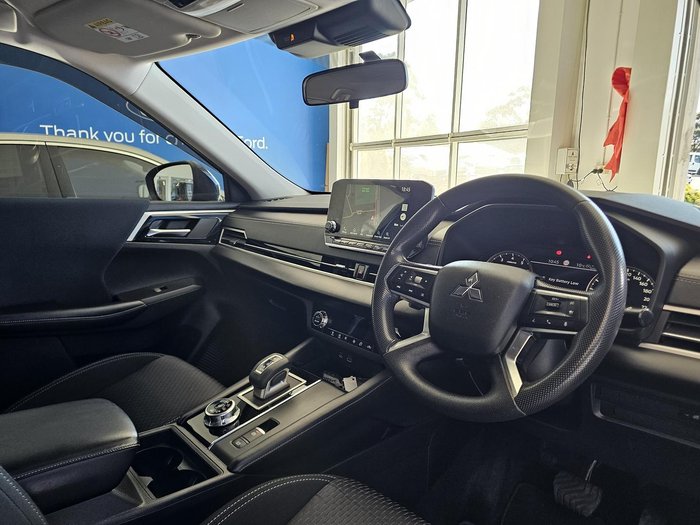 2022 Mitsubishi Outlander ES