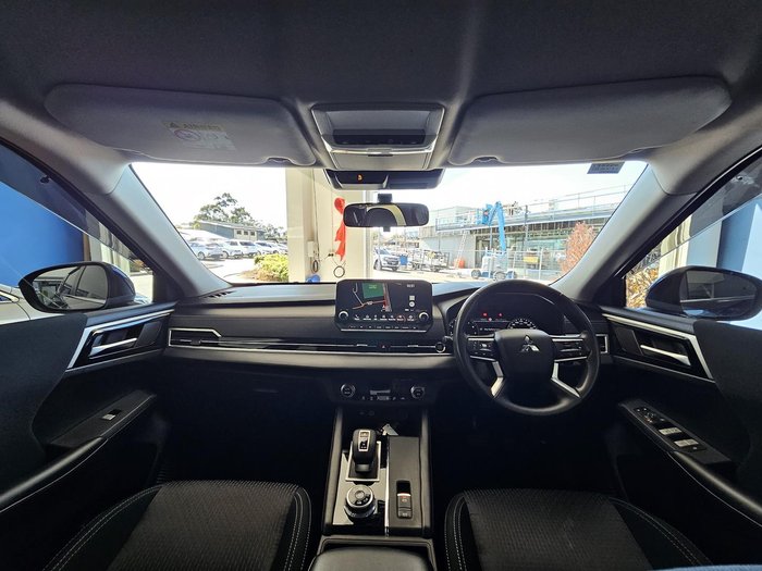 2022 Mitsubishi Outlander ES