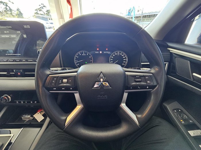 2022 Mitsubishi Outlander ES