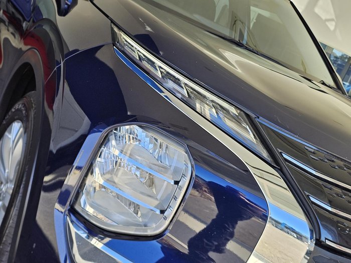 2022 Mitsubishi Outlander ES