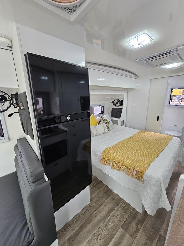 2025 JB Caravans Jb Touring Motor Home Slideout