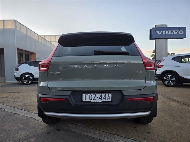 2025 Volvo XC40 Plus B4