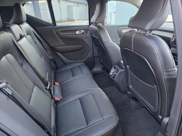 2025 Volvo XC40 Plus B4