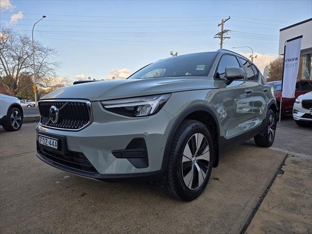 2025 Volvo XC40 Plus B4